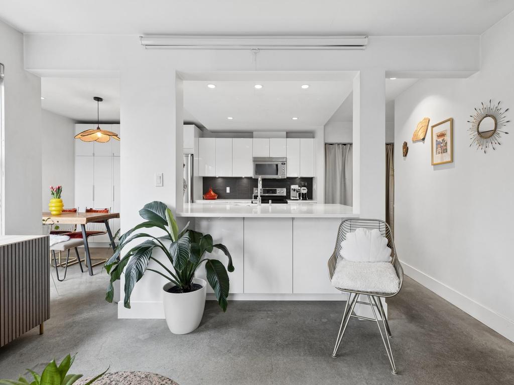 Listing Image for R3090516