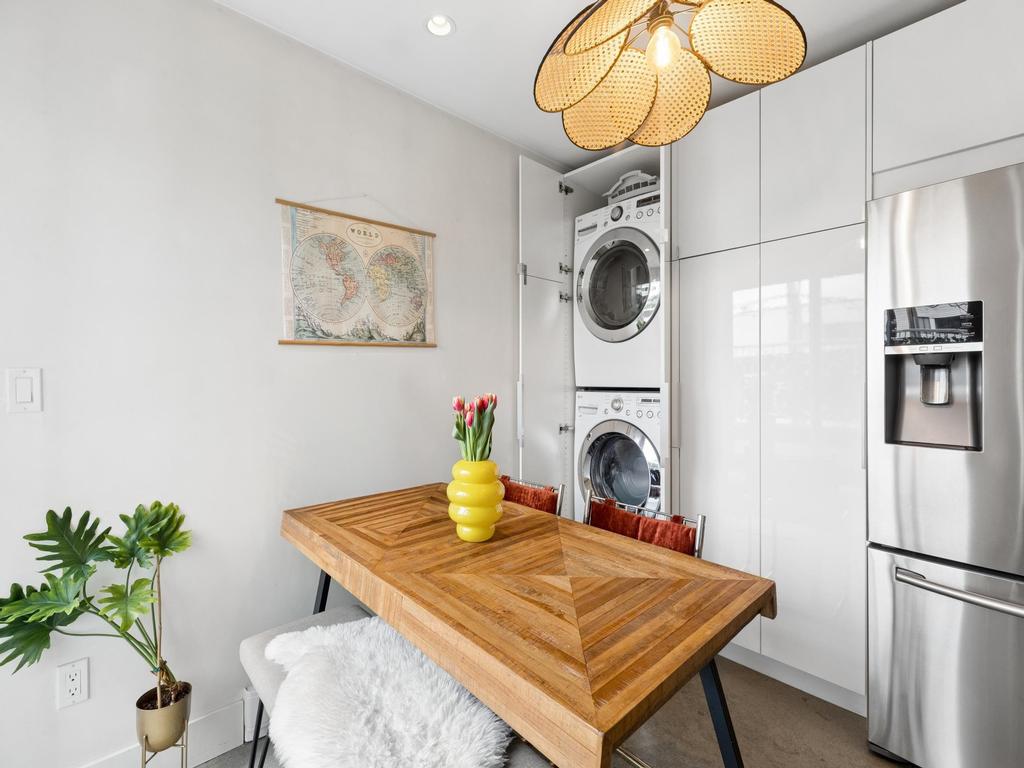 Listing Image for R3090516