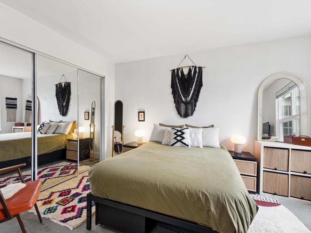 Listing Image for R3090516