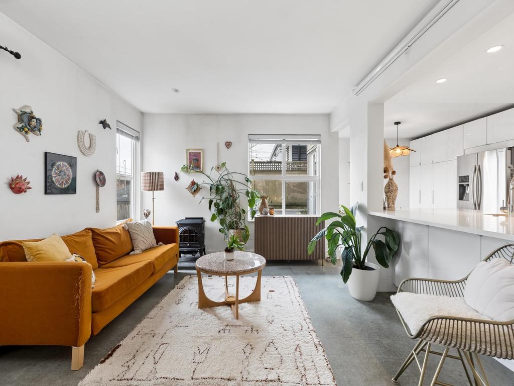 Listing Image for R3090516