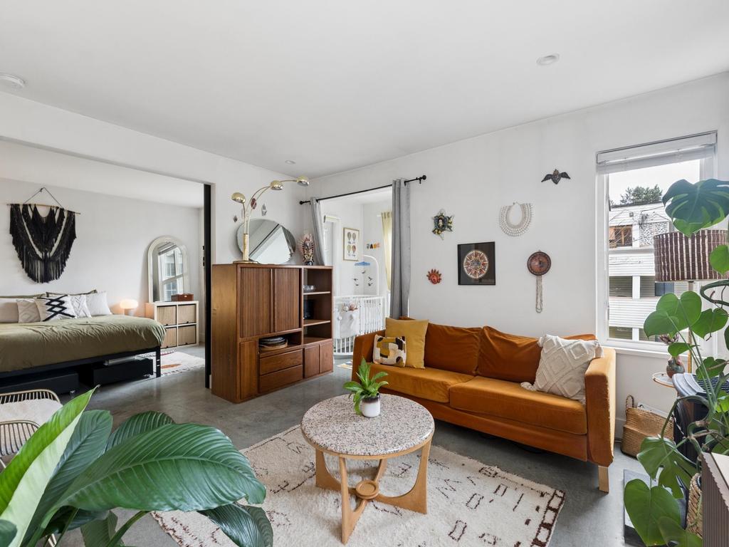 Listing Image for R3090516