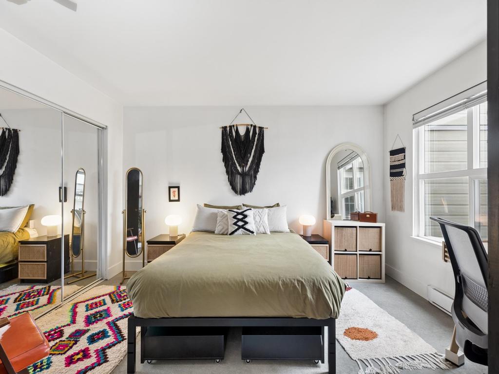 Listing Image for R3090516