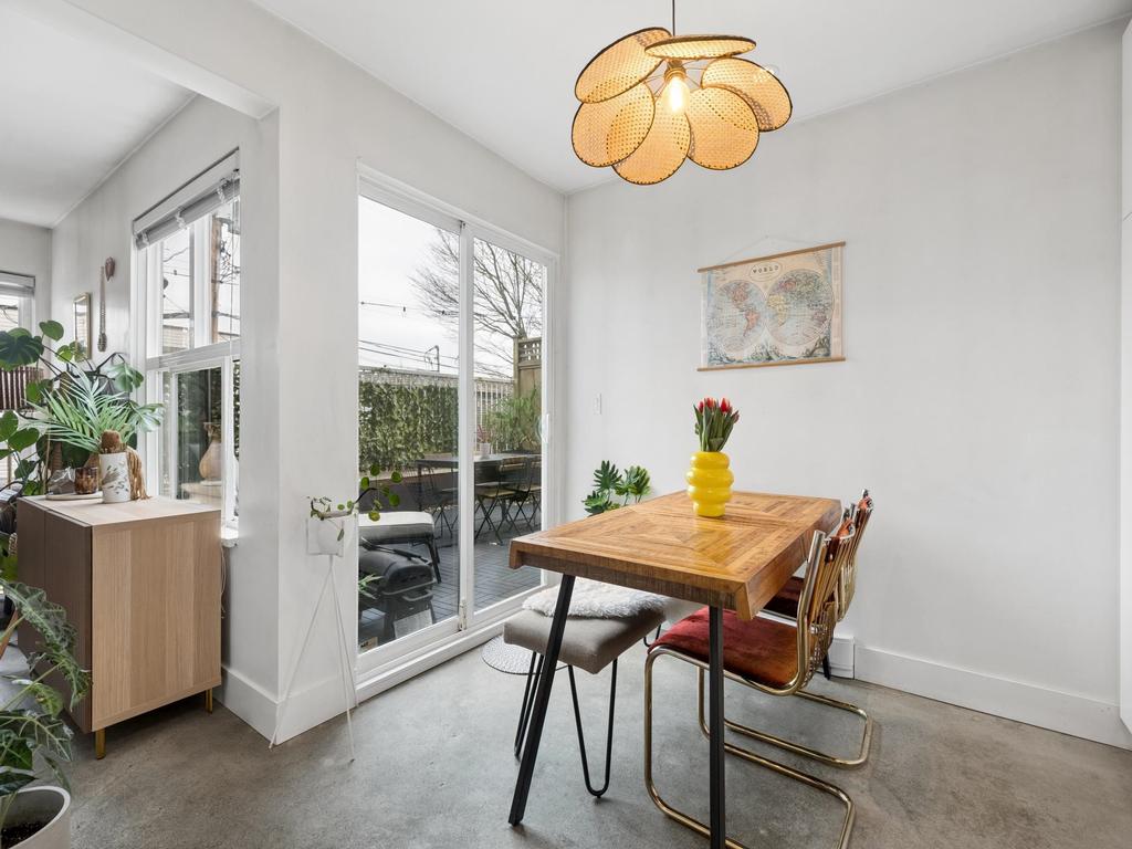 Listing Image for R3090516