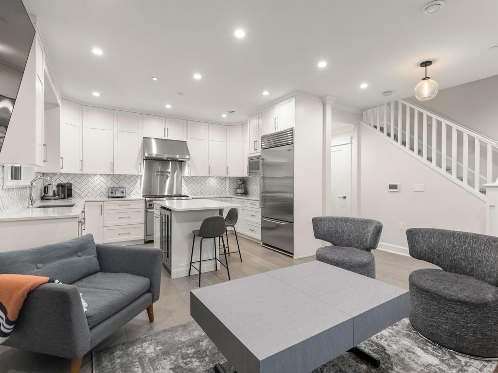 Listing Image for R3090526