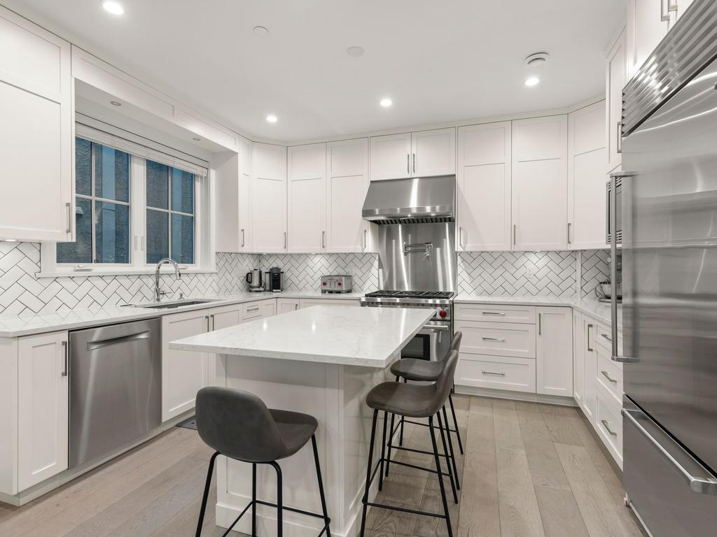 Listing Image for R3090526