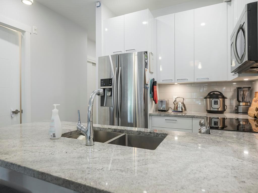 Listing Image for R3090530