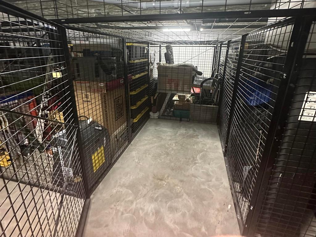 Listing Image for R3090532