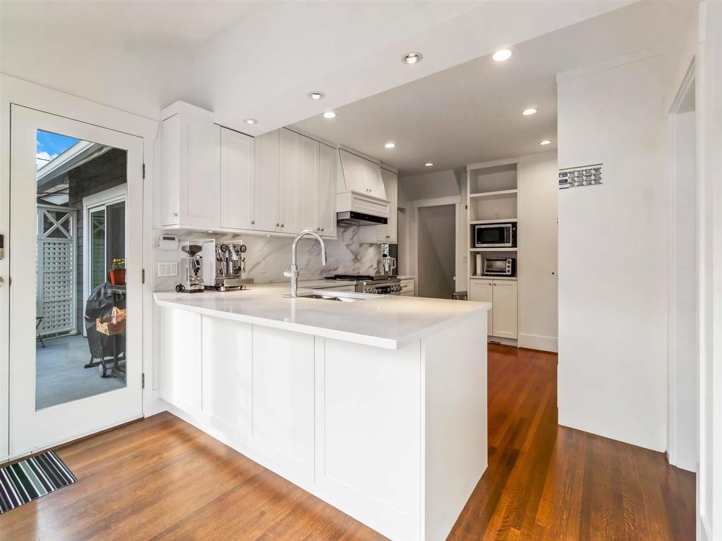 Listing Image for R3090537