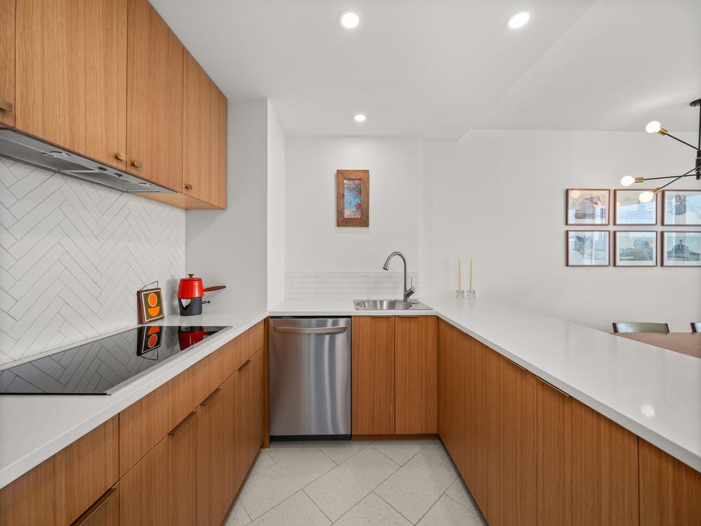 Listing Image for R3090542