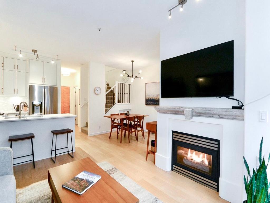 Listing Image for R3090543