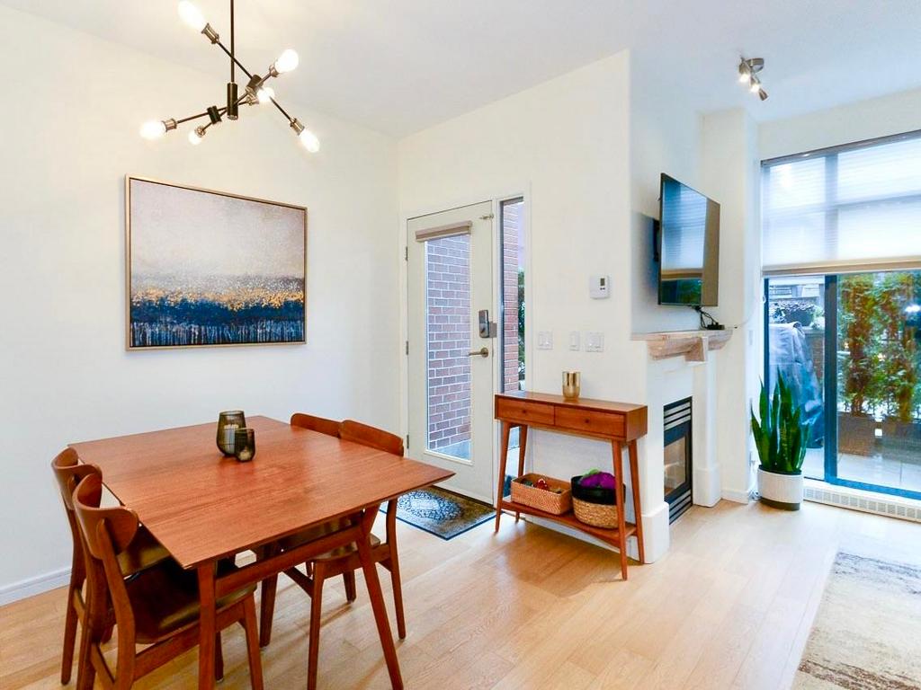 Listing Image for R3090543