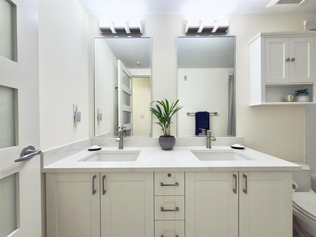 Listing Image for R3090543