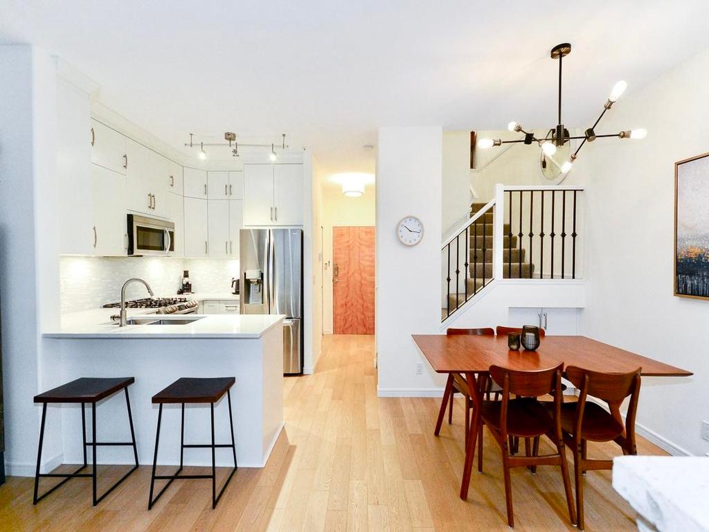 Listing Image for R3090543