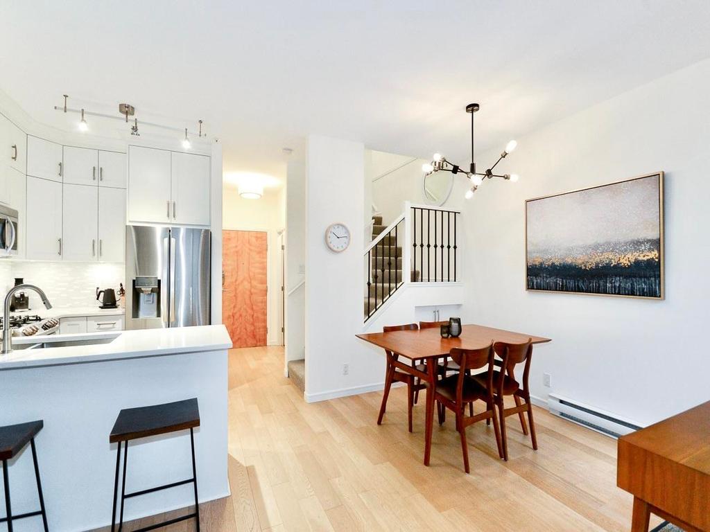 Listing Image for R3090543