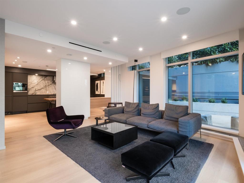 Listing Image for R3090551