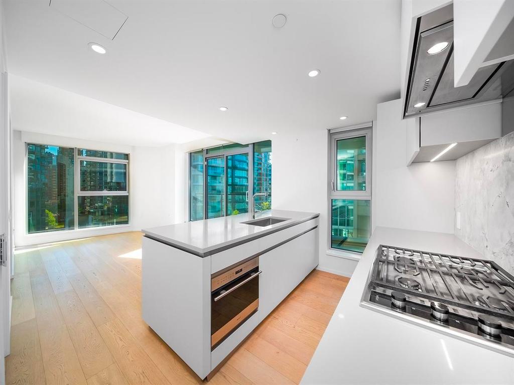 Listing Image for R3090551