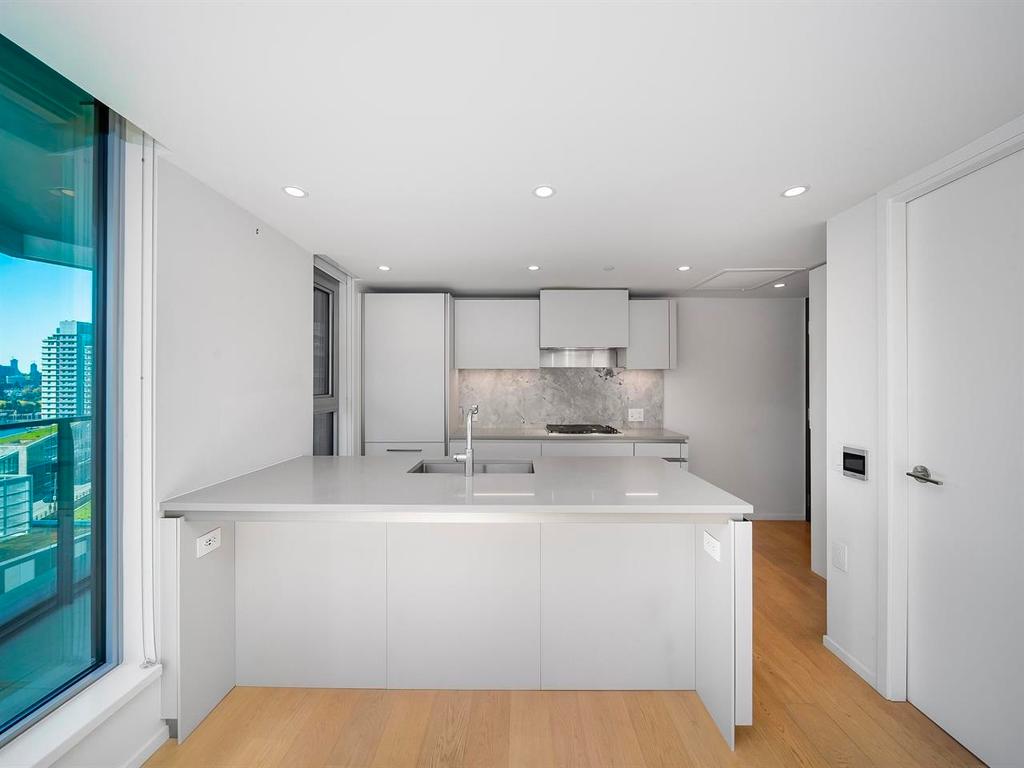 Listing Image for R3090551