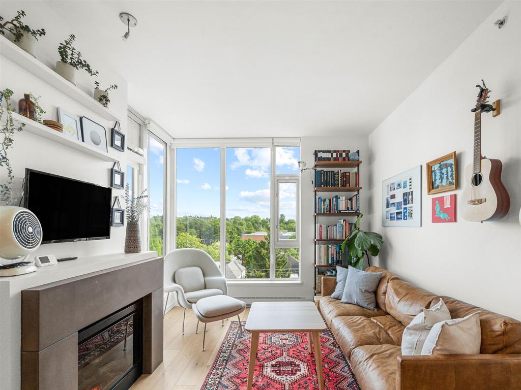 Listing Image for R3090555