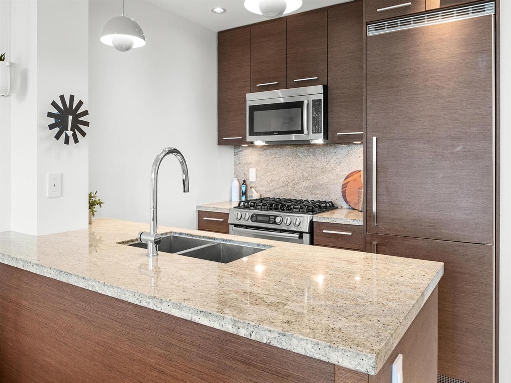 Listing Image for R3090555