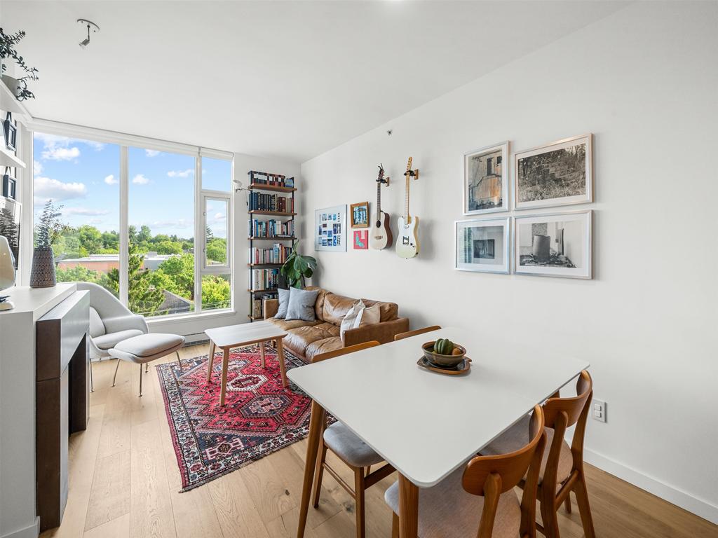 Listing Image for R3090555