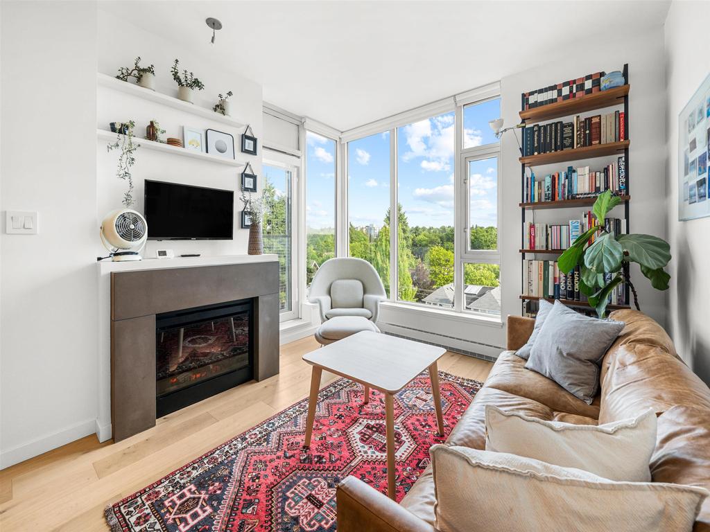 Listing Image for R3090555