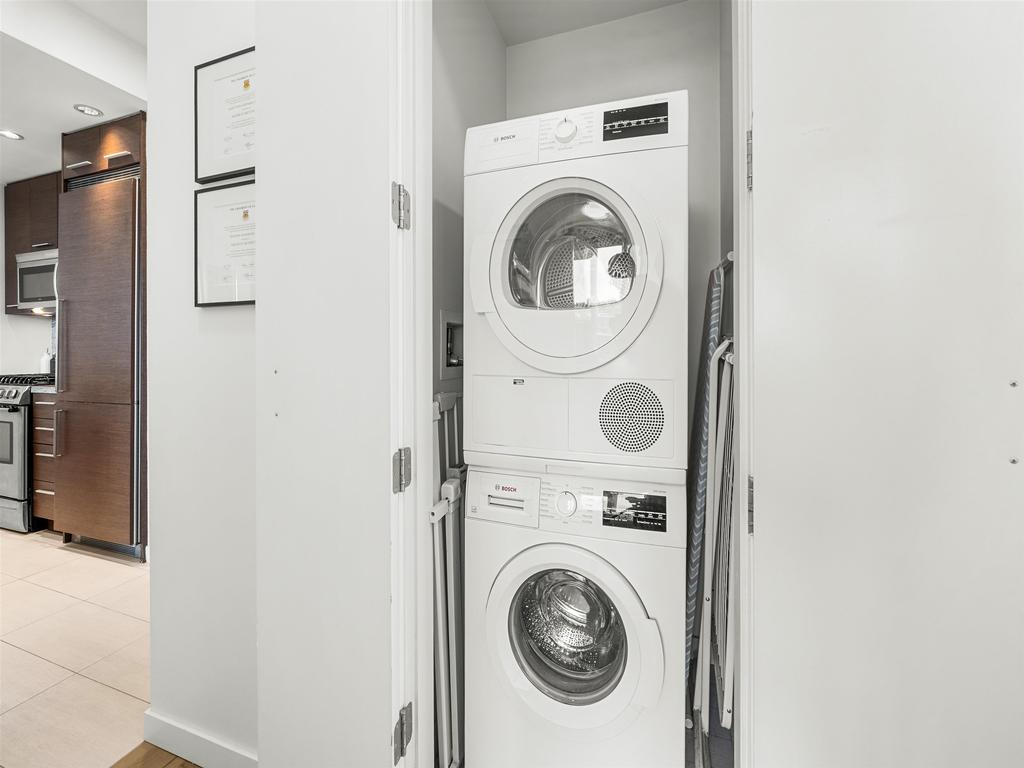 Listing Image for R3090555