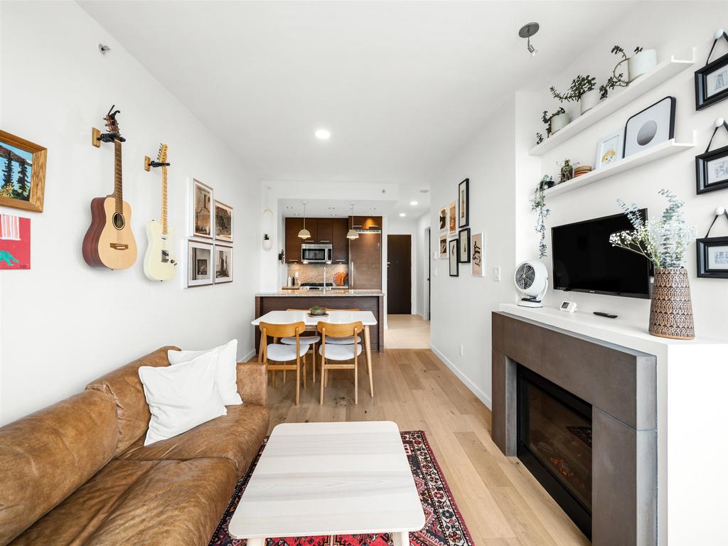 Listing Image for R3090555