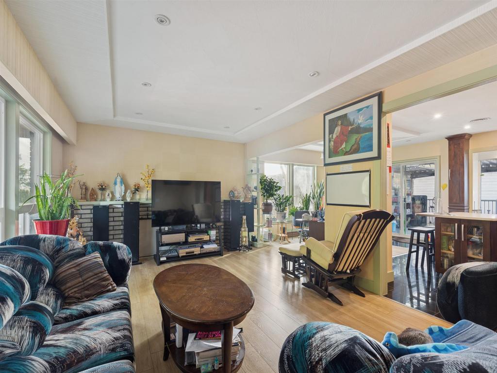 Listing Image for R3090565