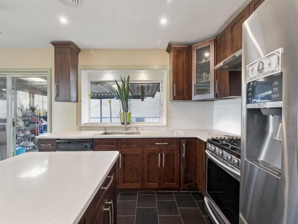 Listing Image for R3090565