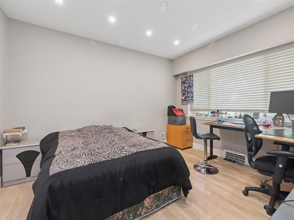 Listing Image for R3090565