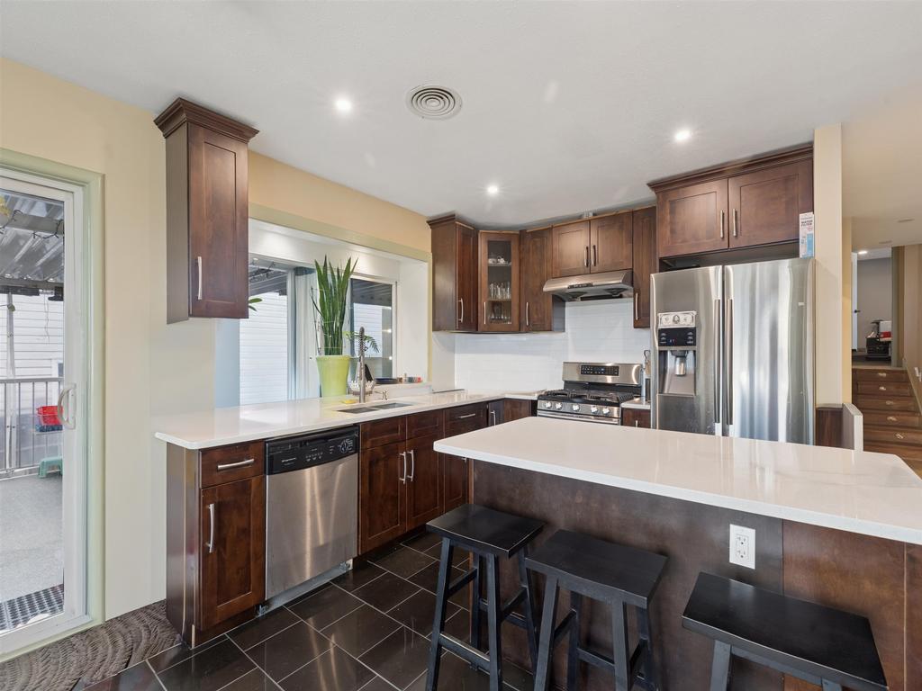 Listing Image for R3090565