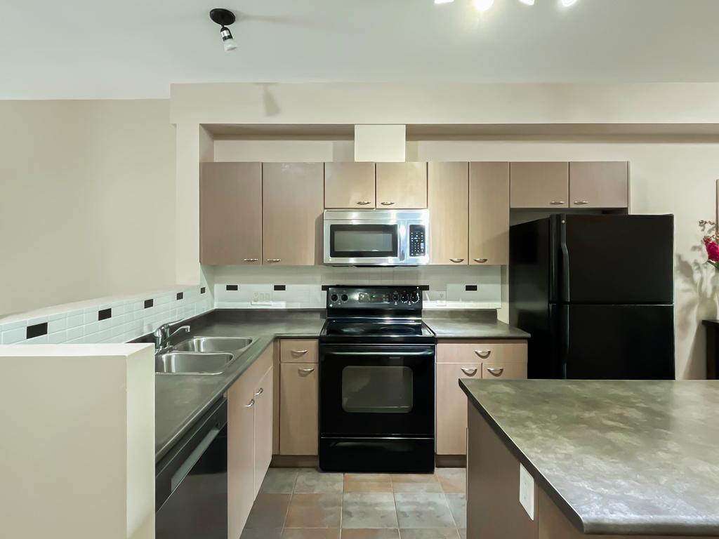 Listing Image for R3090566