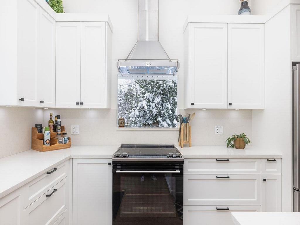 Listing Image for R3090572