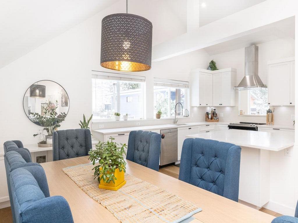 Listing Image for R3090572