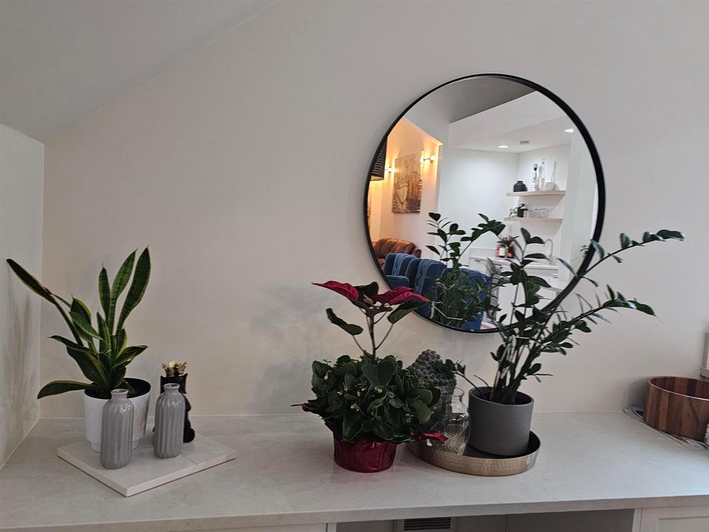 Listing Image for R3090572