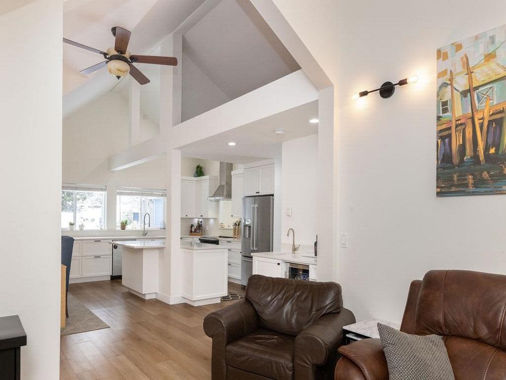 Listing Image for R3090572