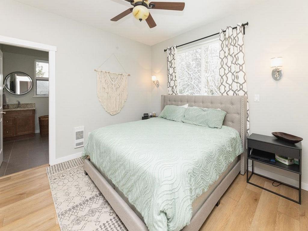 Listing Image for R3090572