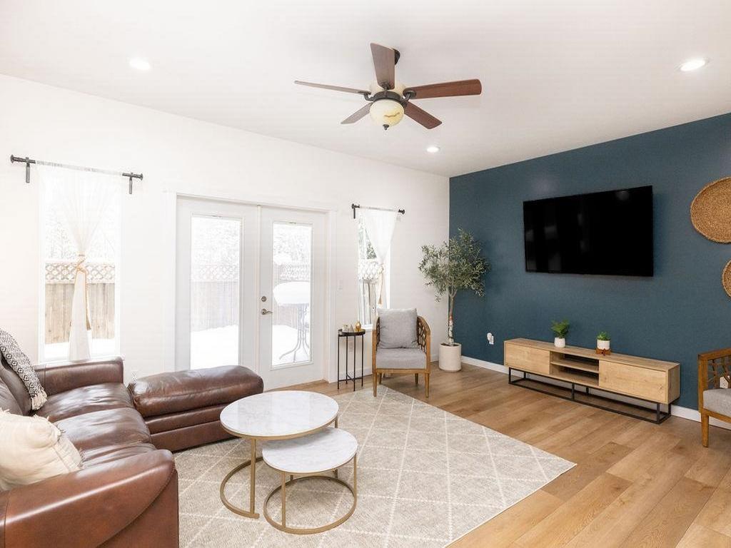 Listing Image for R3090572