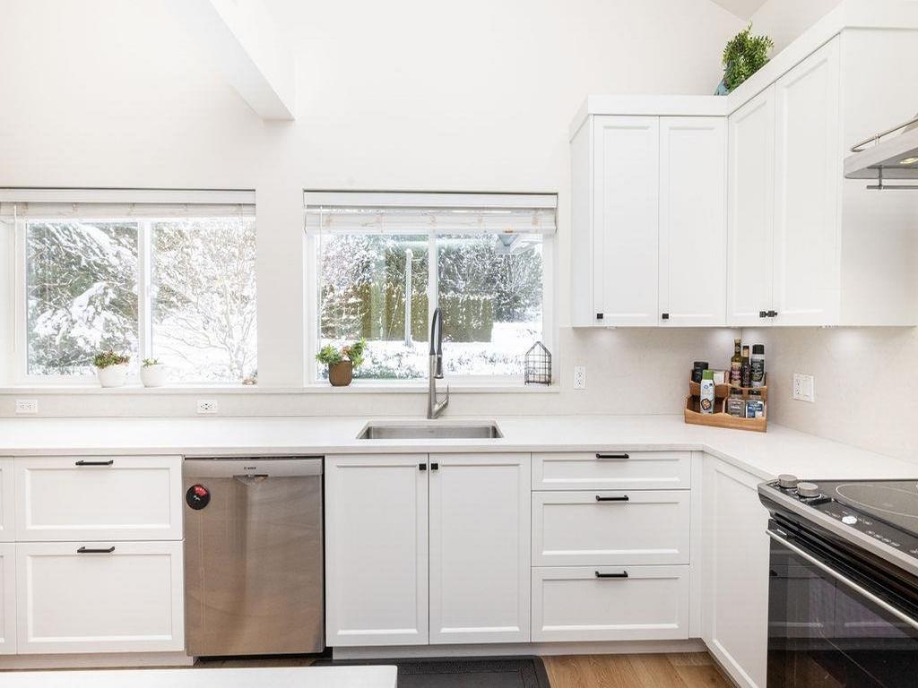 Listing Image for R3090572