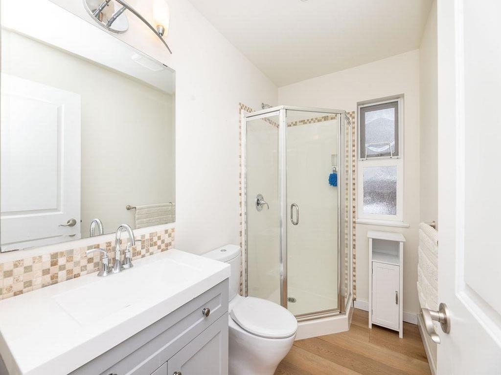 Listing Image for R3090572