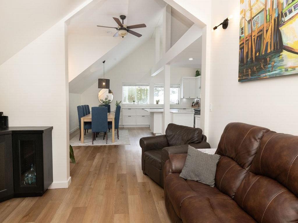 Listing Image for R3090572