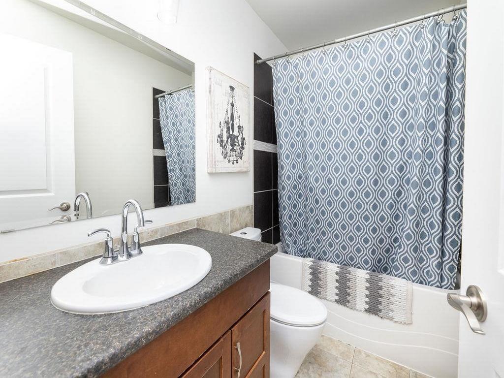 Listing Image for R3090572