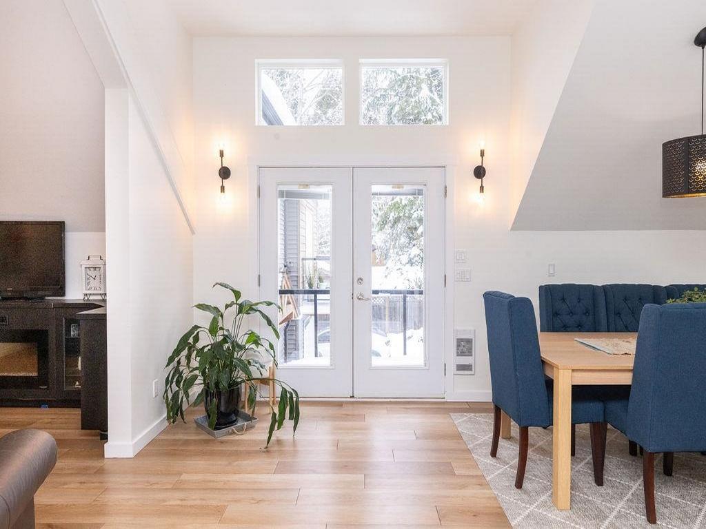 Listing Image for R3090572