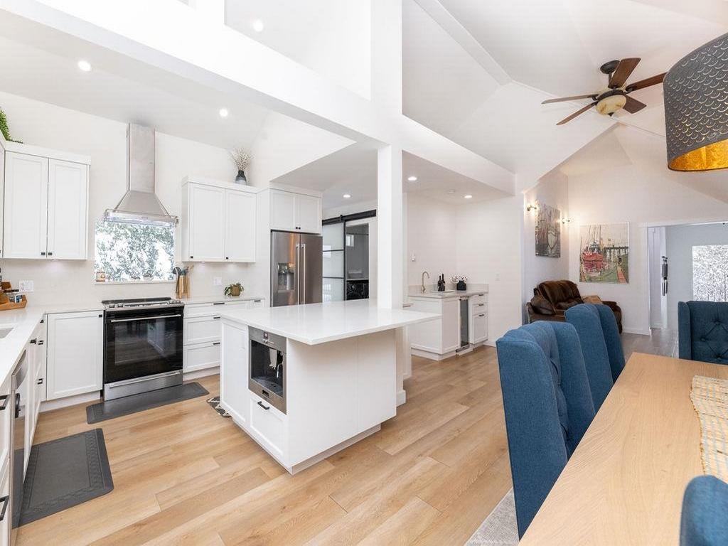 Listing Image for R3090572