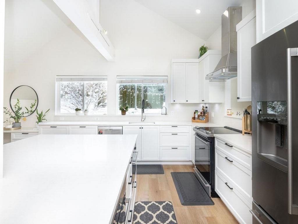 Listing Image for R3090572