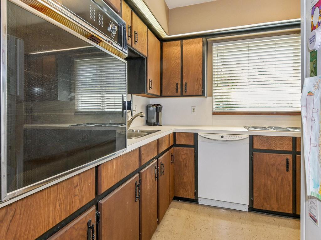 Listing Image for R3090580