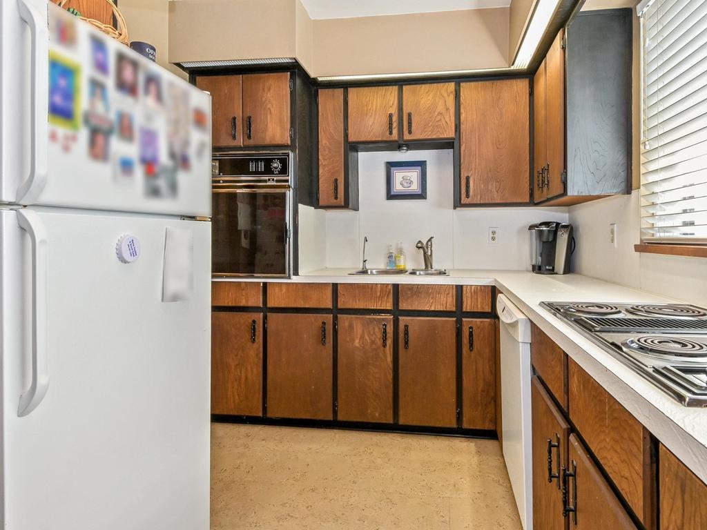 Listing Image for R3090580