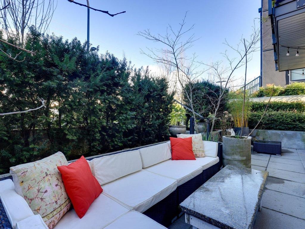 Listing Image for R3090582