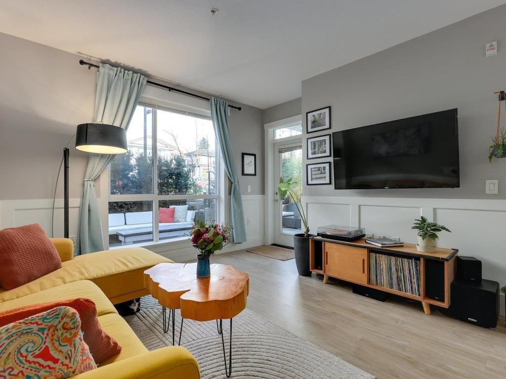 Listing Image for R3090582