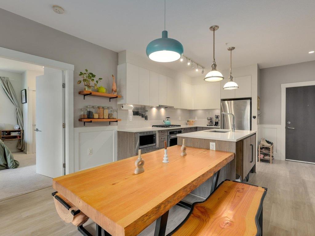 Listing Image for R3090582